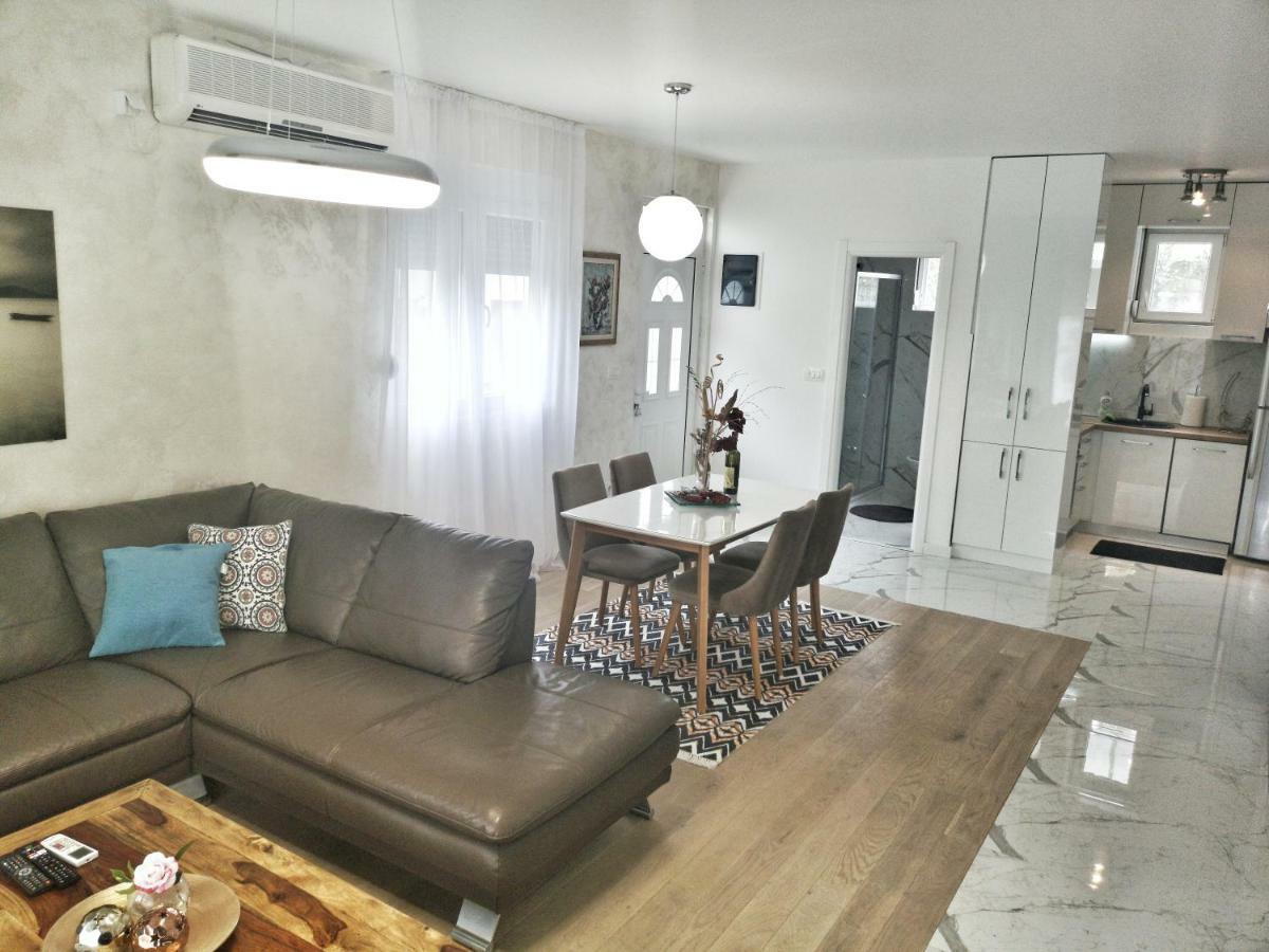Apartments تيفات المظهر الخارجي الصورة